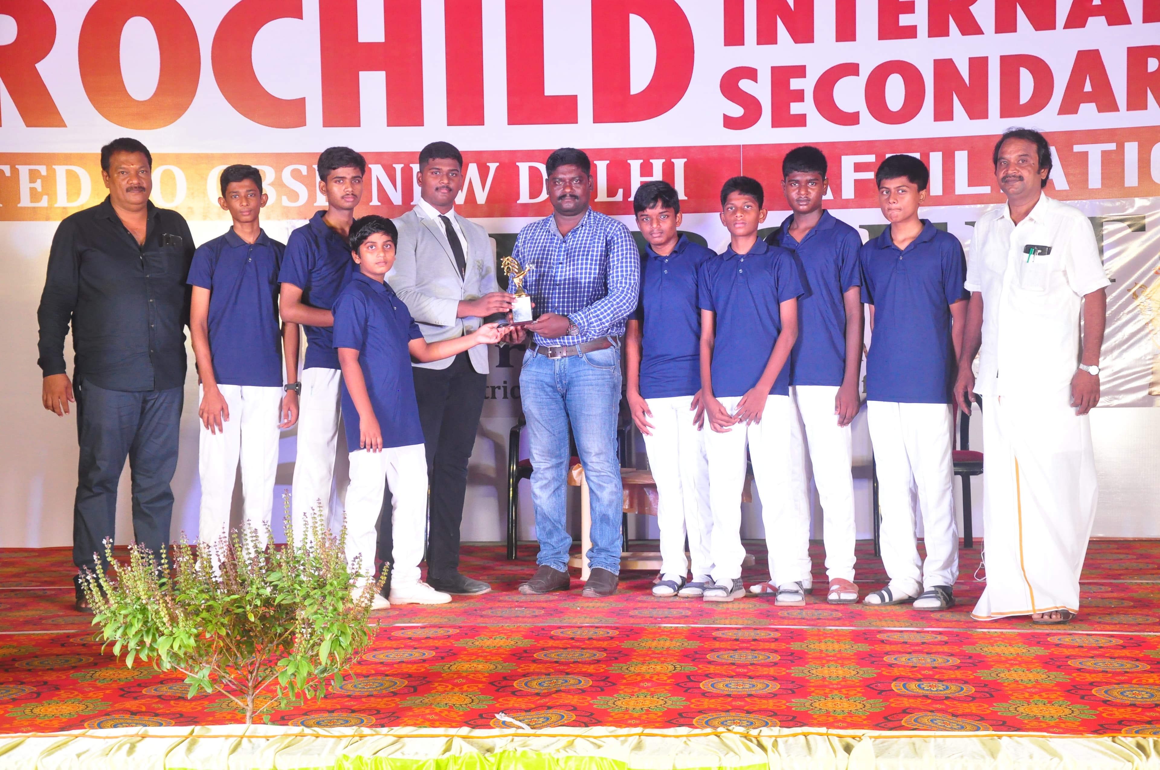 Cricket team receiving award